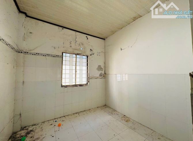Hàng Ngộp Chủ Cần Bán nhanh Căn nhà ở Gần Ngã Ba Hồng Châu Hóc Môn 108m2 Sổ hồng riêng - 4