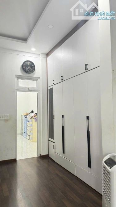 BÁN NHÀ 2 LẦU NHÁNH TRẦN NHẬT DUẬT. DT: 5x25,6M. GIÁ: 8,6 TỶ - 4