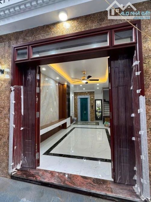 NHÀ MỚI CẦU DIỄN 6 TẦNG THANG MÁY GIÁ 7,45  TỶ FULL NỘI THẤT - 4