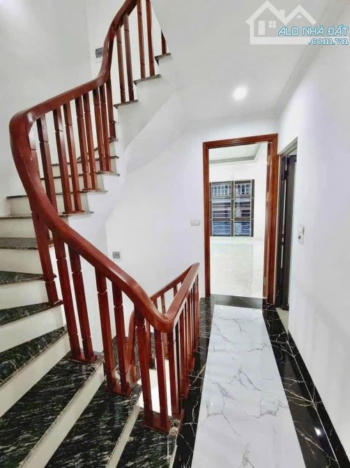 BÁN NHÀ KIM GIANG- Ô TÔ VÀO NHÀ - NHÀ DÒNG TIỀN- 52M- 10.5 TỶ - 4