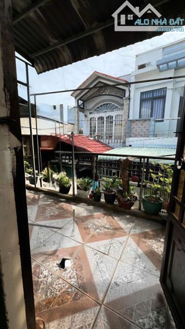 BÁN NHÀ TRƯƠNG THỊ HOA Q12 - 2 TẦNG 35M2 - HẺM THÔNG - 3.05 TỶ. - 4