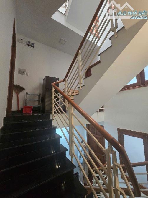 Bán nhà 5 tầng Nguyễn Thị Thập (cách MT 25m); thu nhập 360tr/năm; pháp lý chuẩn - 4