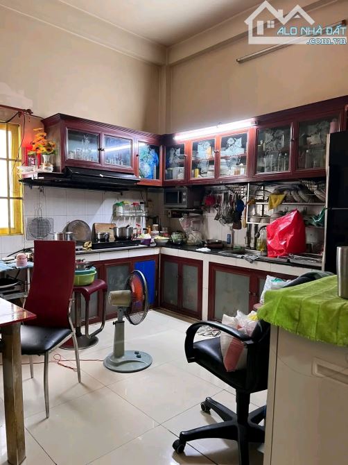 Bán căn nhà trên Đất 150m² 3 tầng cũ 5x30m Tô ký Hóc môn giá 7.8 tỷ - 4