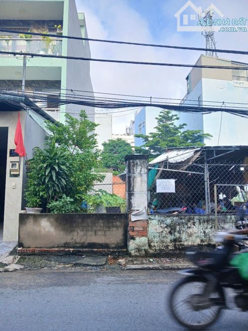BÁN ĐẤT MẶT TIỀN đường ô tô Quận 2 đường nối Nguyễn Thị Định Đường 20M ngang 5M - 4