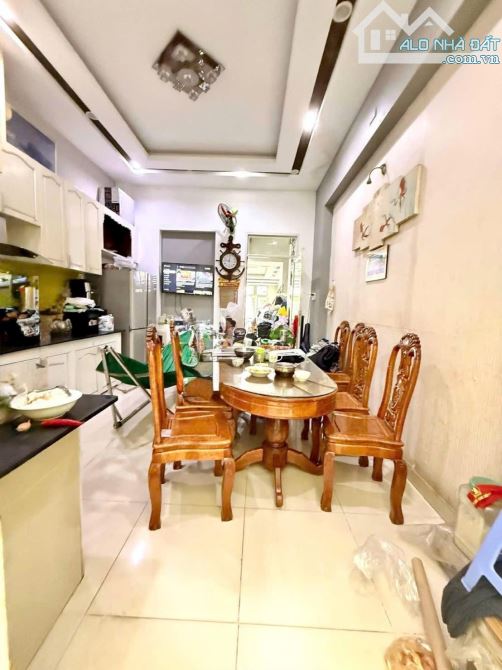 NHÀ 3 TẤM + TUM – NGANG 4M – 7PN – 5WC – 88M² – CHỈ 8.6 TỶ – SHR ✅ DT: 4 x 22m (88m², DTCN - 4