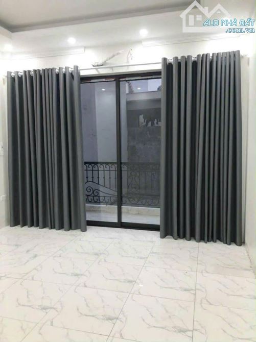 Bán nhà lô góc 5 tầng Việt Hưng, Long Biên – khu dân trí cao - diện tích rộng 62m2, giá rẻ - 4