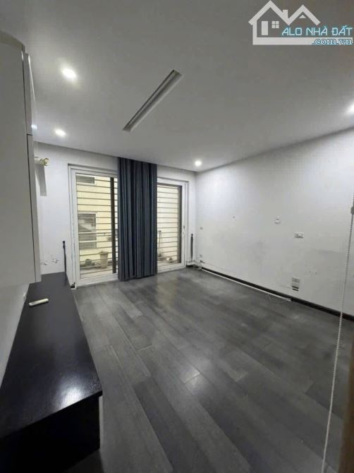 BÁN NHÀ PHÂN LÔ LINH LANG, BA ĐÌNH - 80M x 5T - Ô TÔ TRÁNH - KINH DOANH - GIÁ 31.5 TỶ - 4