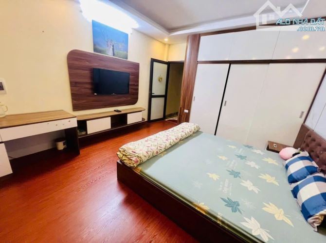 Cho thuê nhà nguyên căn ngõ 86 Đông Thiên, 38m2 x 5 tầng, 3 ngủ khép kín - 4