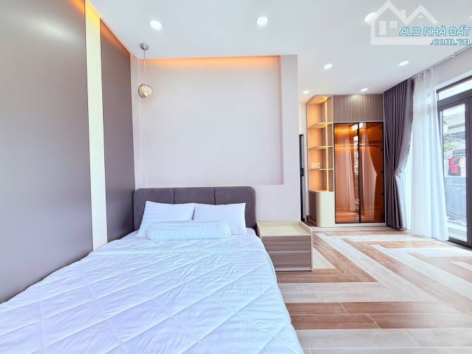 SIÊU PHẨM FULL NỘI THẤT - NGANG 8- 4 TẦNG - NHỈNH 6 TỶ - 5