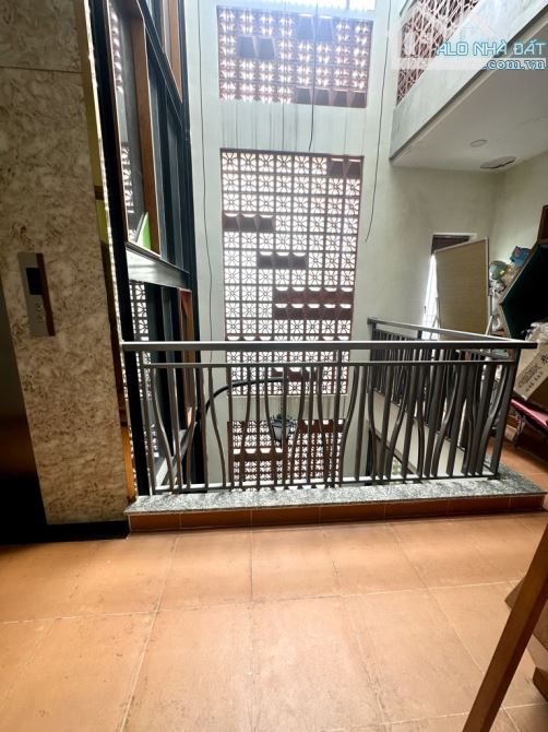 Siêu phẩm Q8, 8x13m, 4 tầng, thang máy xịn, ô tô ngủ trong nhà, 18 tỳ - 5