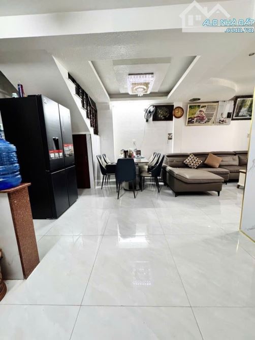 HẺM XE HƠI THÔNG - GẦN CHỢ PHẠM VĂN BẠCH - 72M2 - NGANG KHỦNG 6M - NHỈNH 9 TỶ - 5