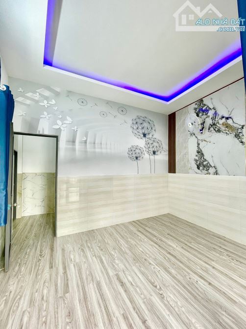 Bán nhà 3 mặt tiền kinh doanh Phạm Văn Chiêu, phường 14, Gò Vấp, 4 tầng, nở 6,8m, chỉ 4 tỷ - 5