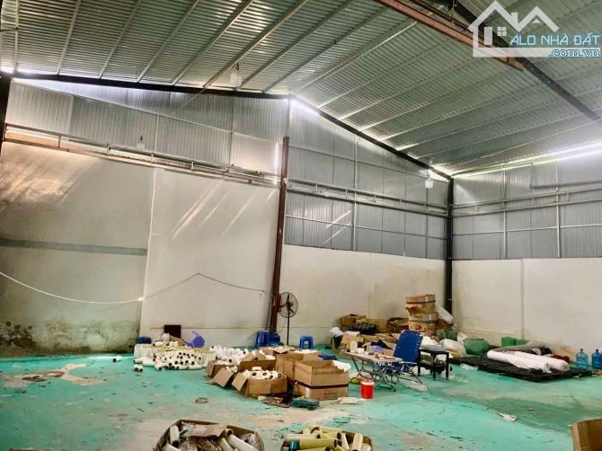 BÁN NHÀ XƯỞNG TẶNG THÊM 1 CĂN NHÀ CẤP 4 - HẺM XE TẢI - NGANG KHỦNG 17M - ĐI BỘ RA CHỢ NHỎ - 5