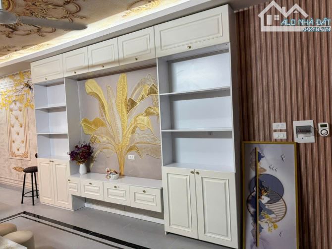 Tập thể T1 Phố Lạc Trung 41/70m, 3ngu,vs, bếp,p.khach giá 4,55 tỷ - 5