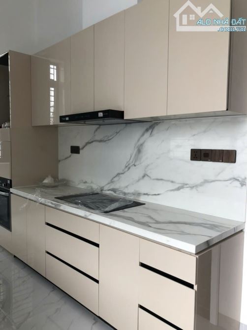 Biệt thự Hà Quang 2 siêu đẹp, phong cách hiện đại full nội thất đẹp lung linh. Dt: 300m2 - 5