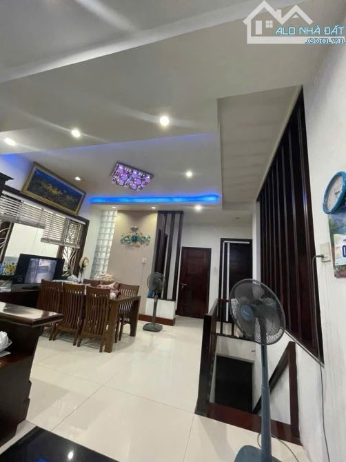 Bán căn biệt thự Vĩnh Điềm Trung đường C1 Diện tích: 280m2 Hướng: Tây Nam. tp Nha Trang - 5
