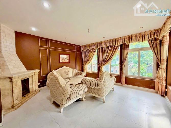 [ẢNH THẬT] BÁN BIỆT THỰ D3 VƯỜN ĐÀO 290M2 - 16M MẶT TIỀN - 150 TỶ