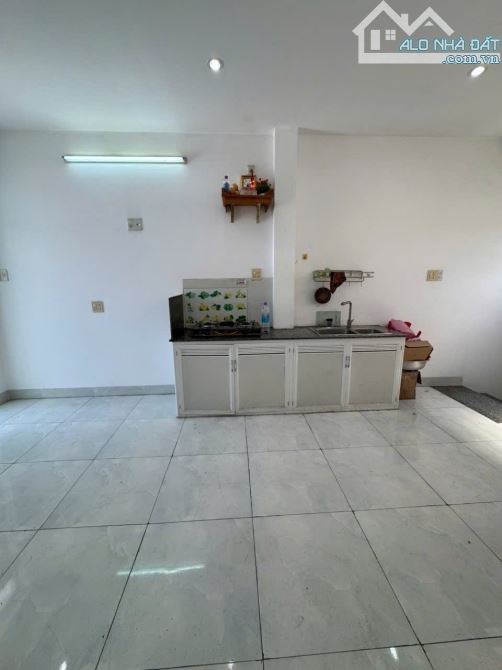Bán nhà 4 tầng hẻm 2,5m qh 5m cách 2/4 chỉ 10m. Vạn Thắng. Ngang 4,15m cách chợ đầm 300m - 5