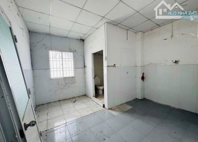 Hàng Ngộp Chủ Cần Bán nhanh Căn nhà ở Gần Ngã Ba Hồng Châu Hóc Môn 108m2 Sổ hồng riêng - 5