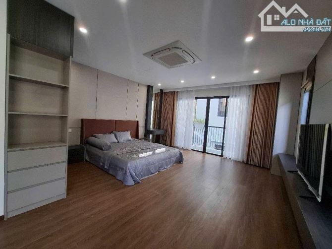 SIÊU PHẨM NGỌC THUỴ - LÔ GÓC THANG MÁY - THÔNG Ô TÔ VÀO NHÀ - 52M CHỈ HƠN 13 TỶ - 5