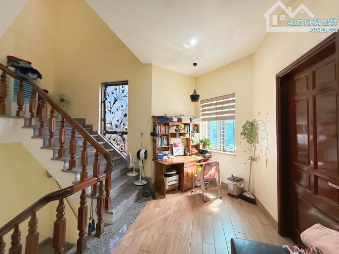 NHÀ Lô Góc - Lô 9 Mở rộng - 3 mặt đường- Nội thất siêu sang để lại toàn bộ - 5