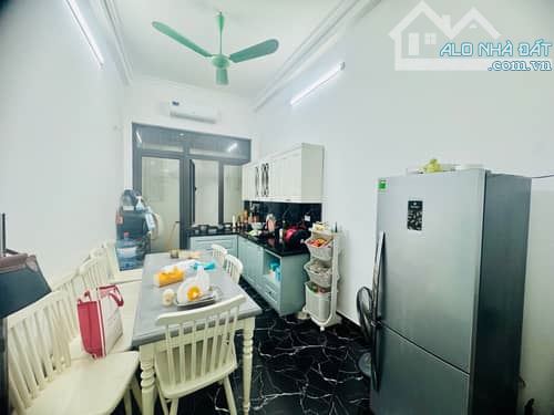 KIM MÃ - CÁCH PHỐ 5M - NHÀ 4 TẦNG GIÁ 12TỶ - 5