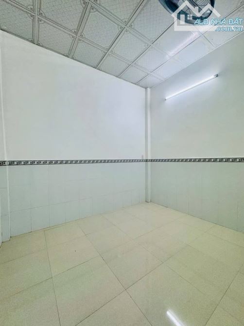 Ngộp ! Cần Bán gấp căn nhà cấp 4 ở Đ. Nguyễn Thị Lắng - sổ hồng riêng - Giá 785tr - 5
