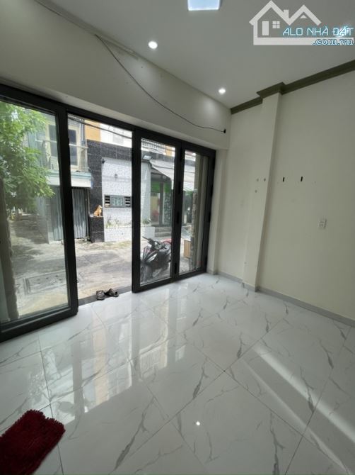 Cực kỳ hiếm - phân khúc 4 tỷ có hẻm ô tô ra vào thoải mái - kế Bàu Cát, Âu Cơ, Đồng Đen - 5