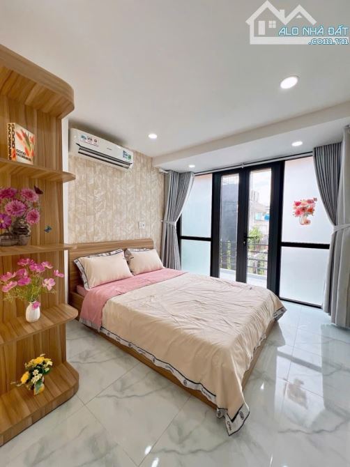 Bán Nhà Gò Vấp - Gần Đại Học Công Nghiệp - Nhà 2 Tầng - Full Nội Thất - Chỉ 3.x Tỷ - 5