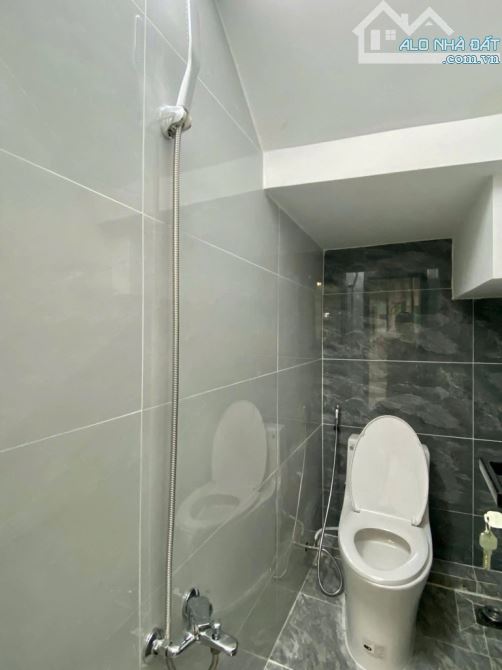 Bán nhà Gò Vấp gần mặt tiền, gần công viên Làng Hoa, 3 tầng BTCT, 43m2, SHR - 5