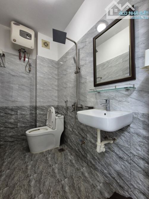 BÁN NHÀ HOÀNG MAI - 50M2 - TRUNG TÂM - GẦN PHỐ - Ô TÔ GẦN - NGÕ NÔNG - 8,05 TỶ. - 5