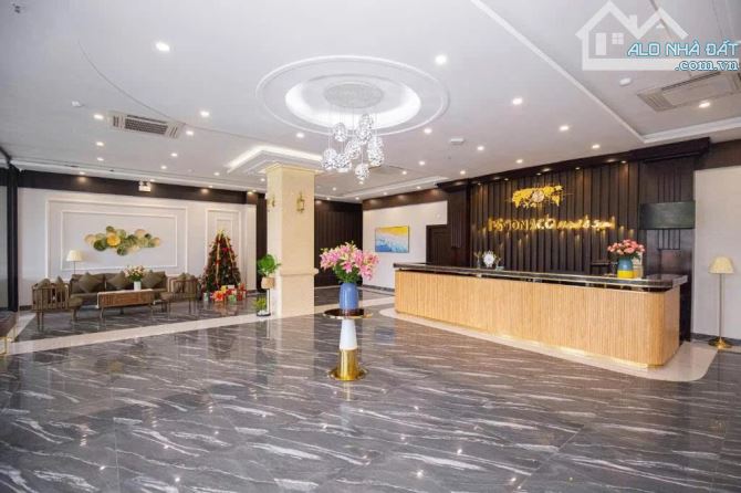 Cần bán khách sạn đường Dương Đình Nghệ. Có hồ bơi. DT 368m2 - 6