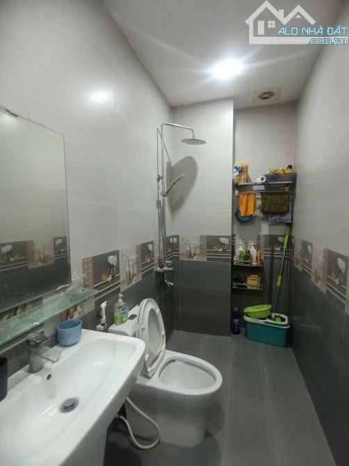 BÁN NHÀ HOÀNG CẦU - ĐỐNG ĐA - 73M - 37 TỶ - SÁT MẶT PHỐ - VIEW HỒ - Ô TÔ ĐỖ CỬA, VÀO NHÀ - - 6