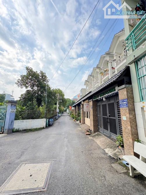 Nhà phố khu vực trung tâm gần chợ Dĩ An 1 và BigC Go - 6