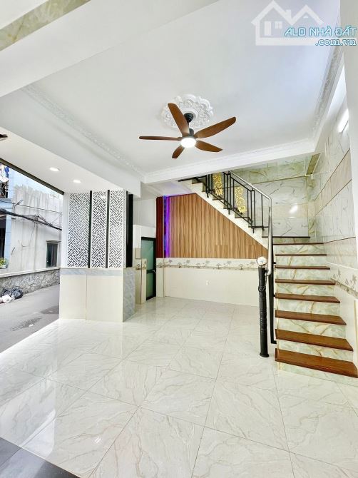 Bán nhà 3 mặt tiền kinh doanh Phạm Văn Chiêu, phường 14, Gò Vấp, 4 tầng, nở 6,8m, chỉ 4 tỷ - 6