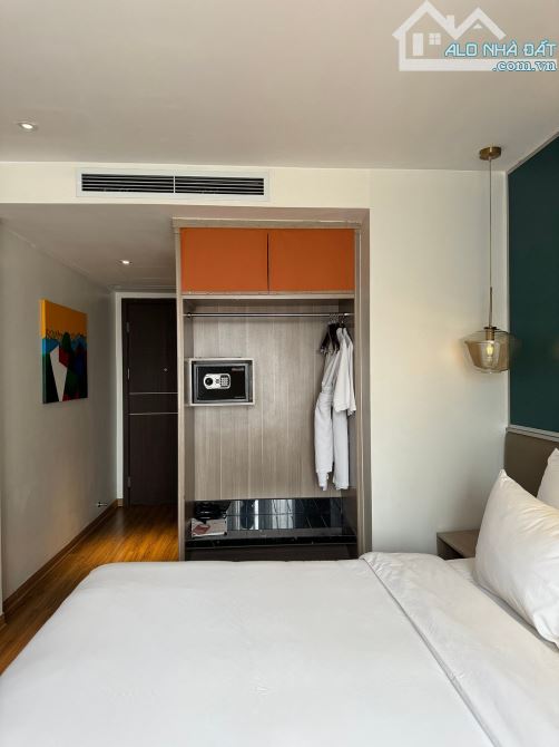 Bán khách san mặt phố Ngô Quyền DT 260m2 x 12 tầng - Mặt tiền 13m - Giá 230 Tỷ