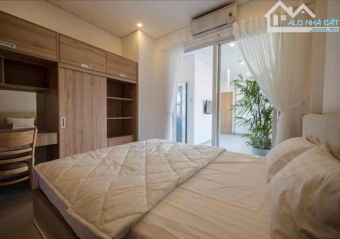 Cần bán tòa căn hộ 4,5 tầng, 2 mặt tiền Trước Sau, cách biển Mỹ Khê 5 phút đi bộ - 6