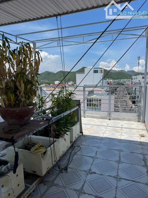 Bán nhà 4 tầng hẻm 2,5m qh 5m cách 2/4 chỉ 10m. Vạn Thắng. Ngang 4,15m cách chợ đầm 300m - 6