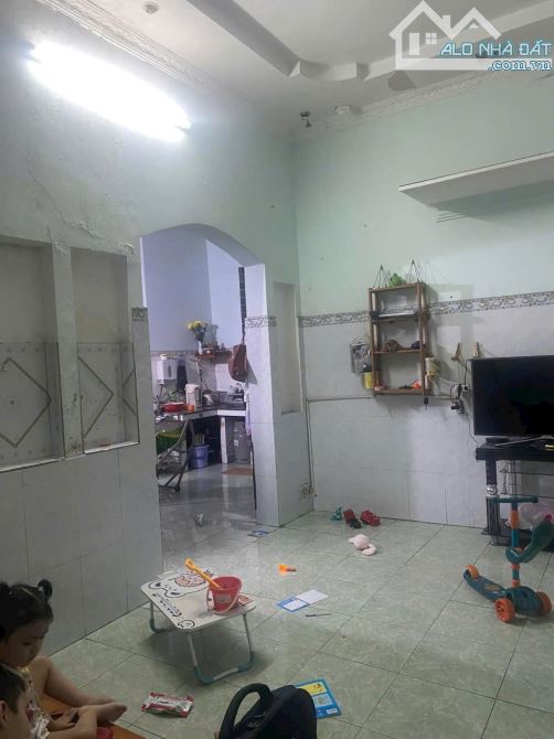 Nhà cấp 4 gần cụm trường học cấp 1, 2, 3 Dĩ An, sổ riêng, hẻm xe ba gác, 2743 Dĩ An - 6