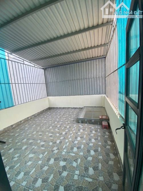 Bán gấp!! NHÀ Ở NGAY, DT 76M2 ( 4 x 18.8 ), MT 20M, DÂN TRÍ, 4 ĐỒNG TL - 6
