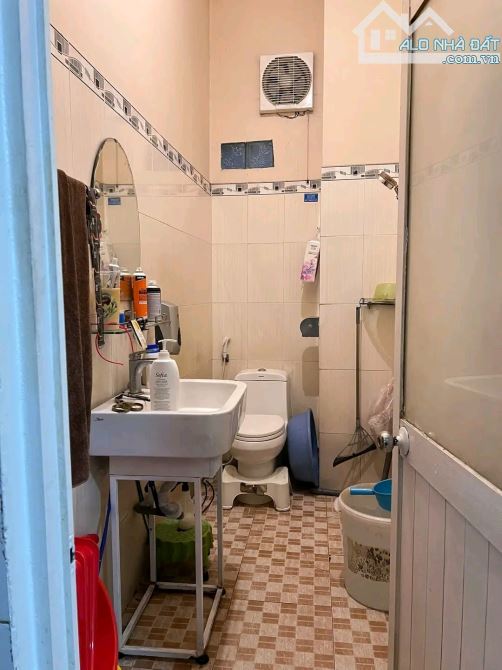 Bán căn nhà trên Đất 150m² 3 tầng cũ 5x30m Tô ký Hóc môn giá 7.8 tỷ - 6