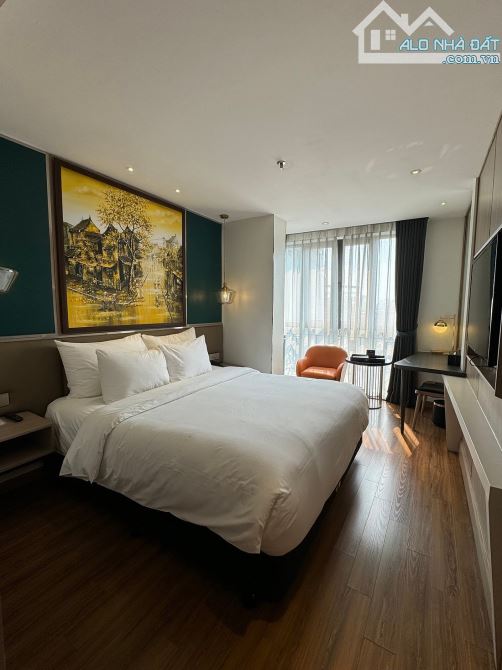 Bán khách san mặt phố Ngô Quyền DT 260m2 x 12 tầng - Mặt tiền 13m - Giá 230 Tỷ