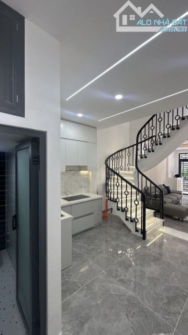 KHU VIP - TÂN THỚI NHẤT Q12 - HẺM OTO - GẦN MẶT TIỀN - FULL NỘI THẤT - 7