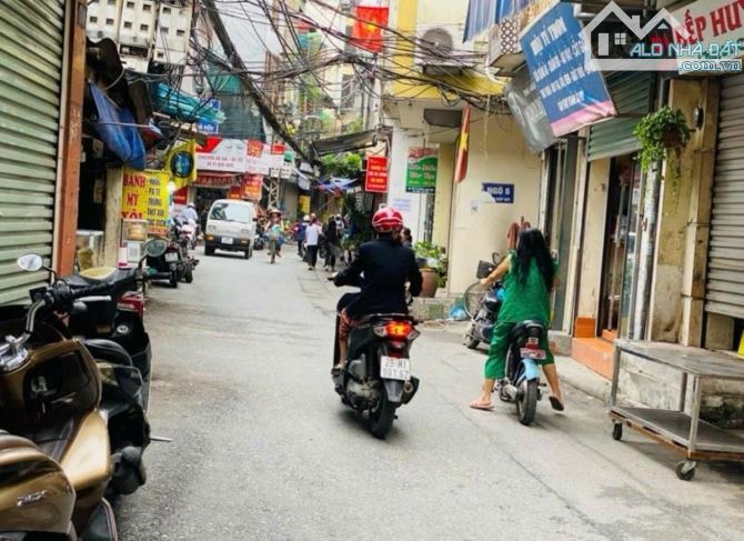 Giáp Bát, diện tích 54m, 2tầng, MT 9m, giá 13.5 tỷ Hoàng Mai