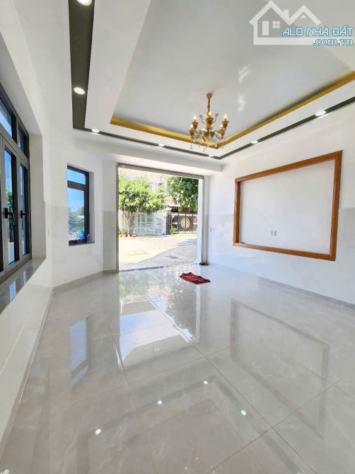 Nhà 2 mặt tiền full nội thất, sổ hoàn công, gần khu Hố Lang, 2812 Dĩ An - 7