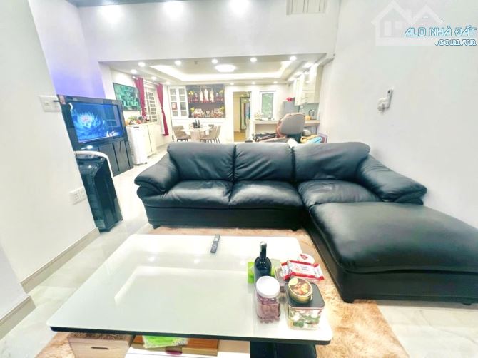 CHDV 5 Tầng - Quận 7 - 6x20 - 23 Phòng - Nhỉnh 21 Tỷ - 7