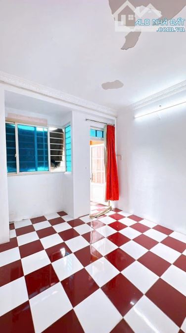 BÁN GẤP NHÀ QUẬN 4 LÔ GÓC MẶT TIỀN HẺM KINH DOANH GIÁ 3 TỈ 2 SỔ RIÊNG 3 TẤM ĐÚC - 7