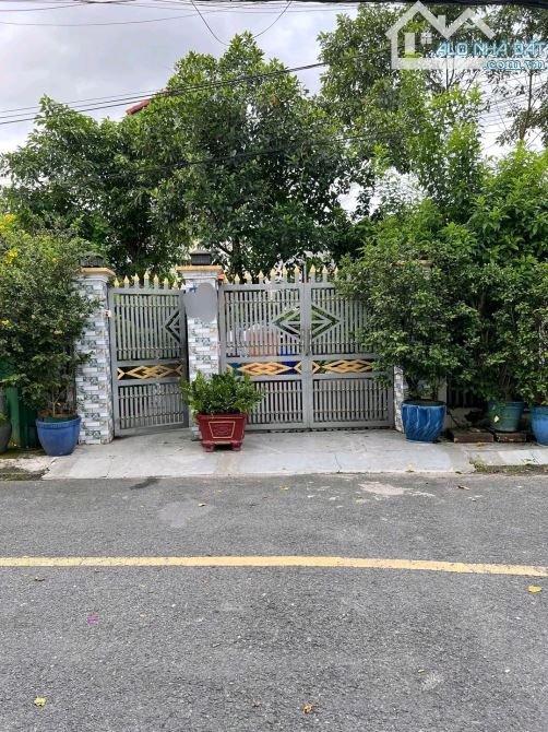 Bán căn nhà trên Đất 150m² 3 tầng cũ 5x30m Tô ký Hóc môn giá 7.8 tỷ - 7
