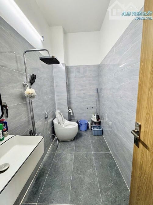 HẺM XE HƠI THÔNG - GẦN CHỢ PHẠM VĂN BẠCH - 72M2 - NGANG KHỦNG 6M - NHỈNH 9 TỶ - 8