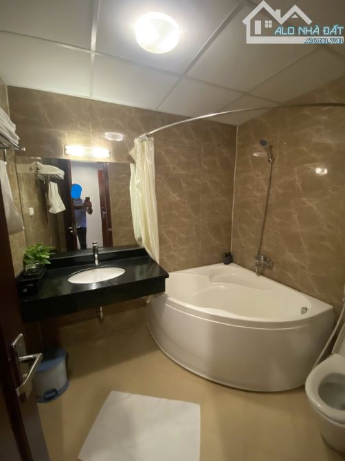 NGUYỄN KHÁNH TOÀN – KHÁCH SẠN 12 TẦNG – 258/288M² – MT 10M – 215 TỶ - 8